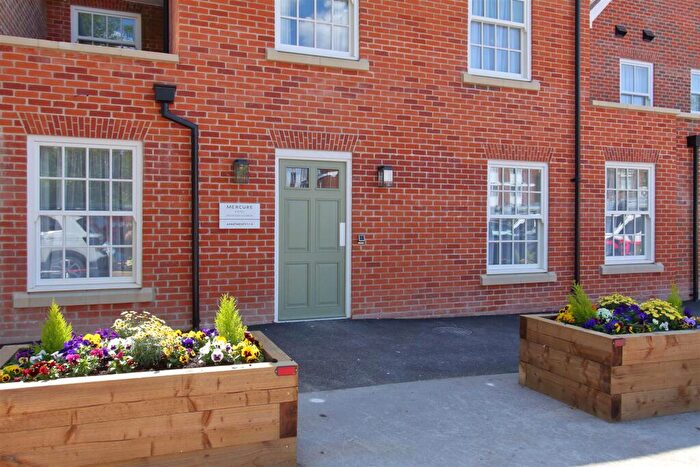 2 Bedroom Flat To Rent In St John Street, Salisbury, SP1