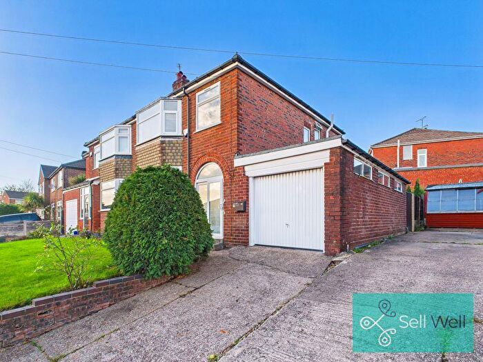 3 Bedroom Semi Detached House For Sale In Crosslands Road, Worsley, Manchester, M28