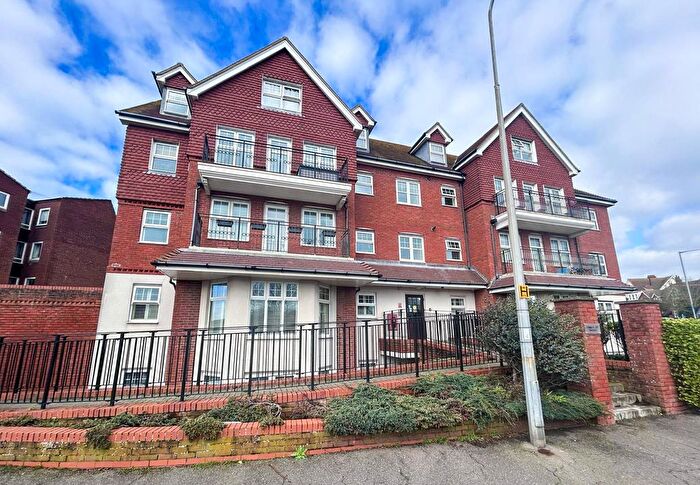 3 Bedroom Flat For Sale In Station Road, Bexhill-On-Sea, TN40