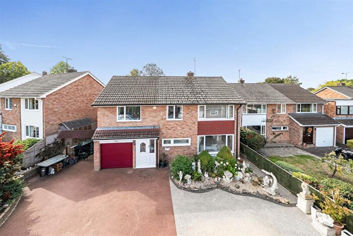 4 Bedroom Detached House For Sale In Parkfield Crescent, Taunton, TA1