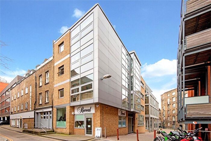 2 Bedroom Apartment For Sale In Eagle Court, Britton Street, London, EC1M