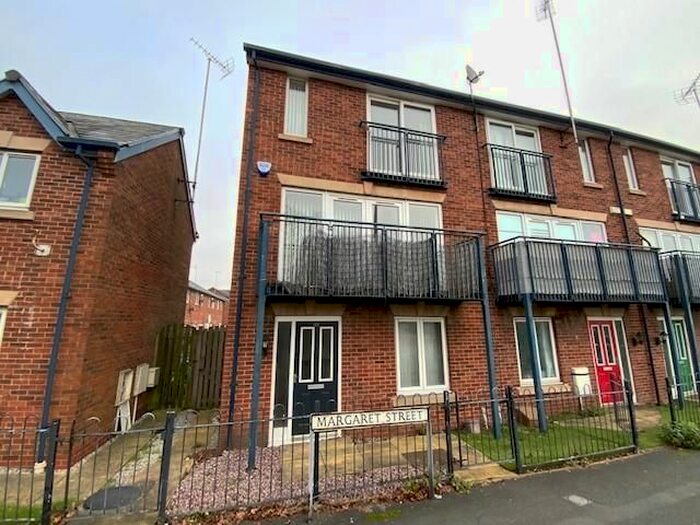4 Bedroom End Of Terrace House To Rent In Margaret Street, Ashton-Under-Lyne, Greater Manchester, OL7