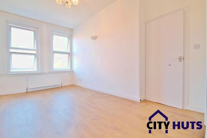 2 Bedroom Flat To Rent In Bounces Road, London N9