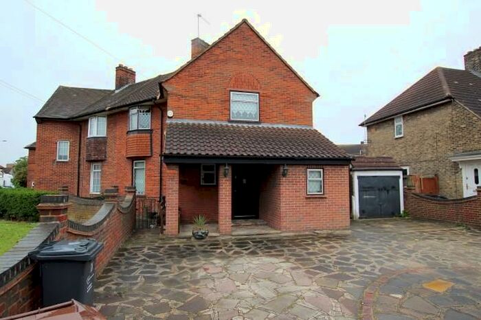 3 Bedroom End Of Terrace House To Rent In Nutbrowne Road, Dagenham, London, RM9