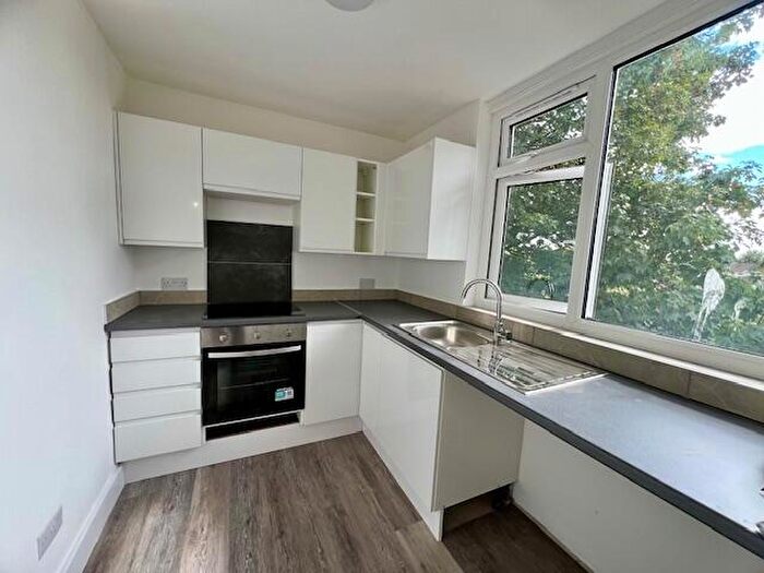 2 Bedroom Apartment To Rent In Llanishen Court, Cardiff, CF14