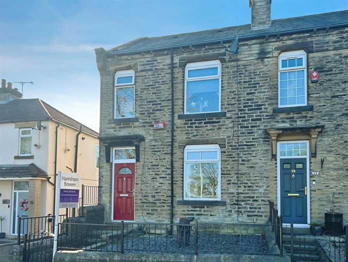 3 Bedroom End Of Terrace House For Sale In Cemetery Road, Low Moor, Bradford, BD12