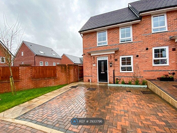 3 Bedroom Semi-Detached House To Rent In Whitewood Road, Worsley, M28