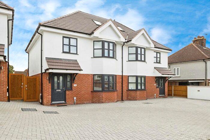 4 Bedroom Semi-Detached House For Sale In Purfleet Road, Aveley, South Ockendon, Essex, RM15
