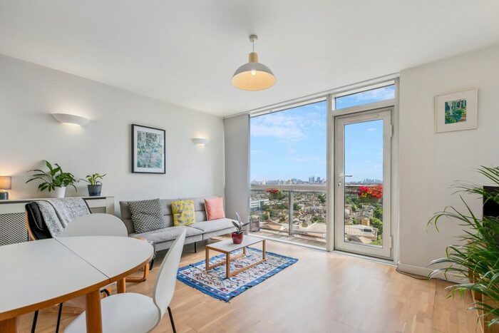 2 Bedroom Flat To Rent In Argento Tower, Mapleton Road, SW18