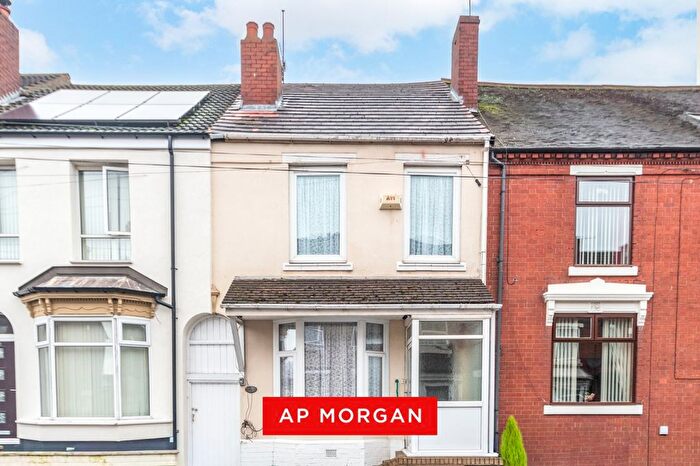 3 Bedroom Terraced House For Sale In Compton Road, Cradley Heath, West Midlands, B64