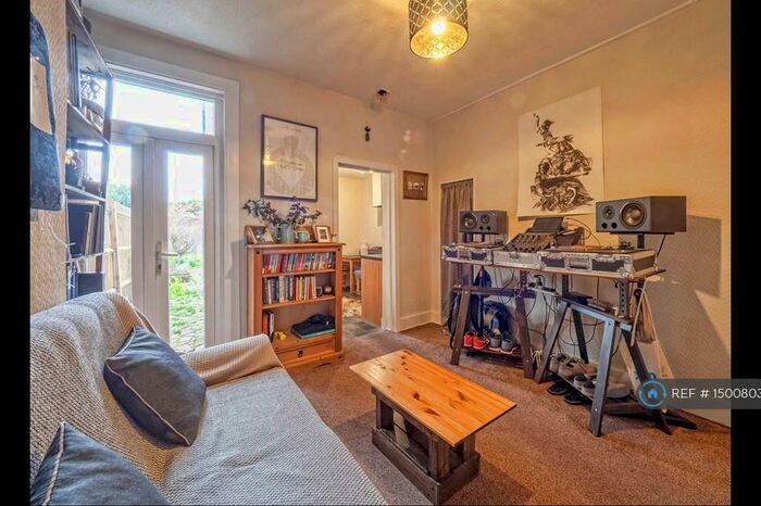 1 Bedroom Flat To Rent In Bowen Road, West Harrow, HA1