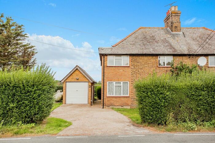 3 Bedroom Semi-Detached House For Sale In Stambridge Road, Stambridge, Rochford, Essex, SS4