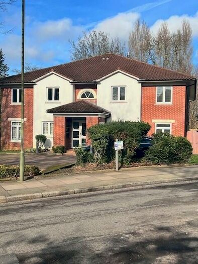 1 Bedroom Property To Rent In Woodside Lane, London, N12