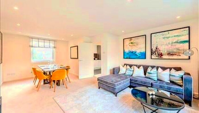 2 Bedroom Flat To Rent In Fulham Road, London, SW3