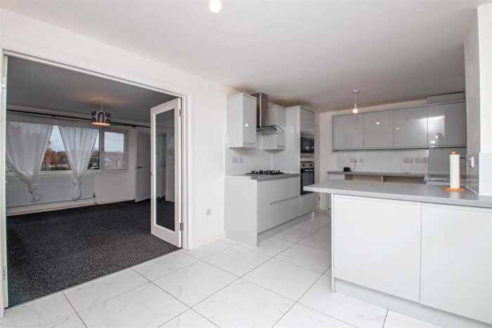 3 Bedroom House To Rent In Westminster Drive, Bletchley, Milton Keynes, MK3