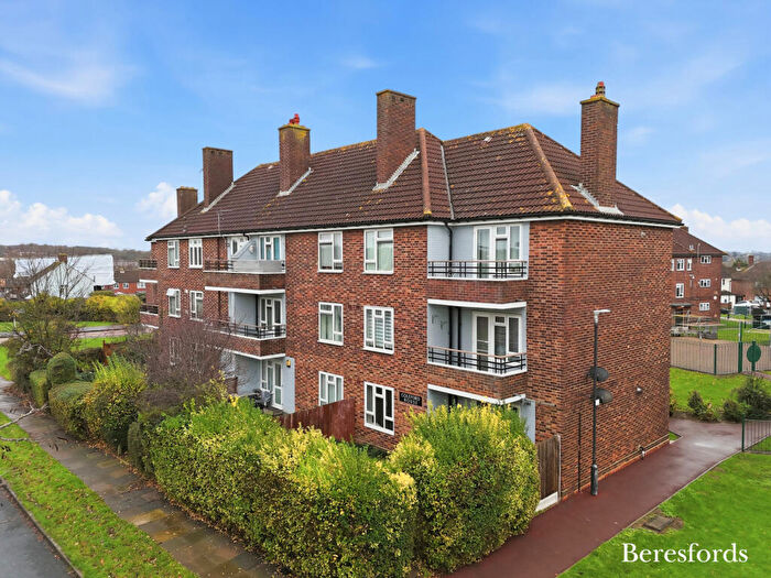 1 Bedroom Apartment For Sale In Coleford House, Kingsbridge Road, RM3