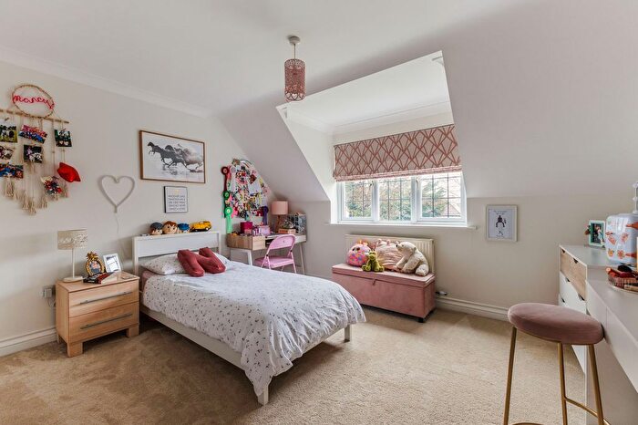 5 Bedroom Detached House For Sale In Brighton Road, Banstead, SM7