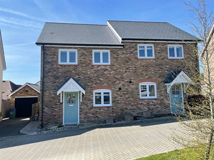 3 Bedroom Semi-Detached House To Rent In Henshaw Way, Billingshurst, RH14