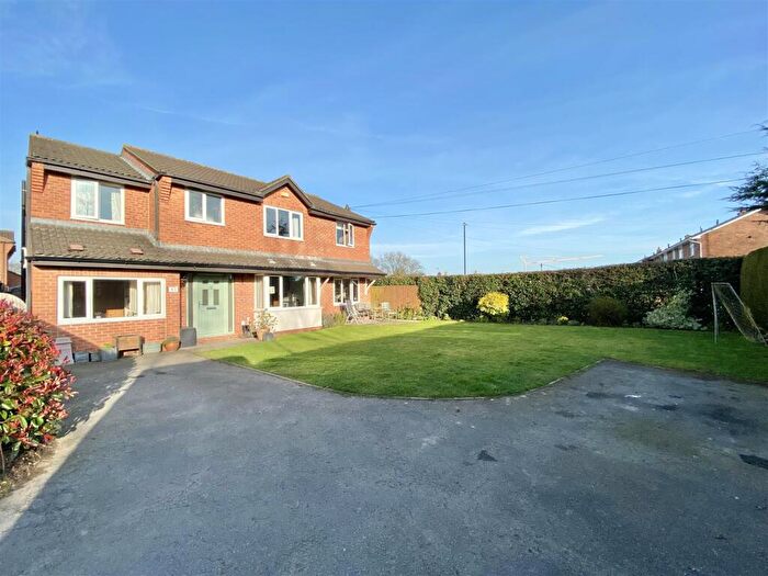 5 Bedroom Detached House For Sale In Kingfisher Drive, Aiskew, Bedale, DL8