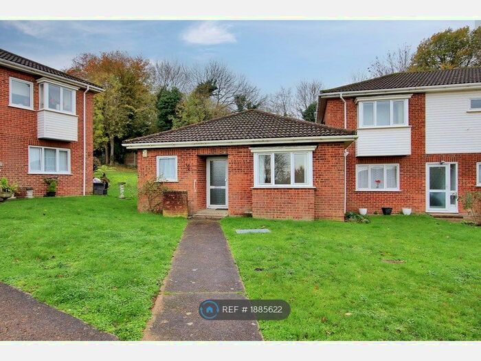 1 Bedroom Bungalow To Rent In St. Georges Square, Longfield, DA3