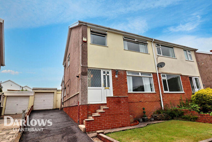 3 Bedroom Semi-Detached House For Sale In Southgate Avenue, Llantrisant, CF72