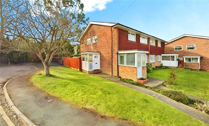 2 Bedroom Maisonette For Sale In Rutherford Close, Sutton, SM2