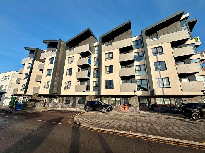 2 Bedroom Flat To Rent In London Road, Southend-On-Sea, SS1