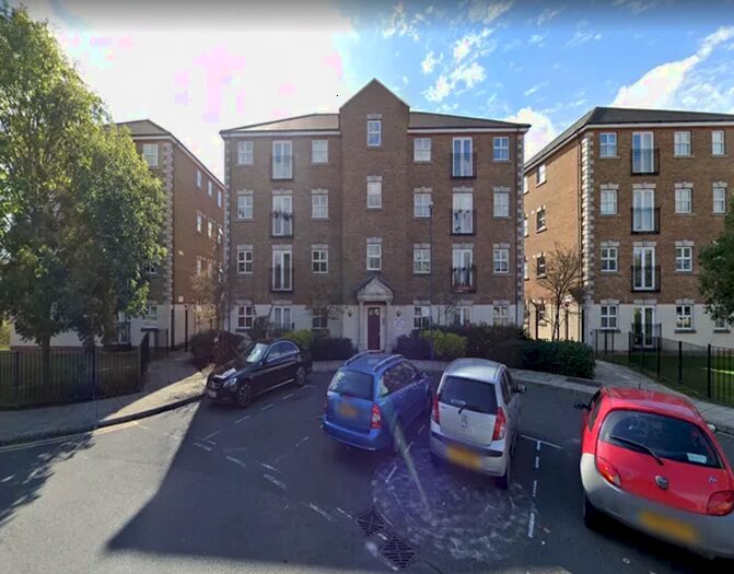 2 Bedroom Flat To Rent In Brook Square, London, SE18