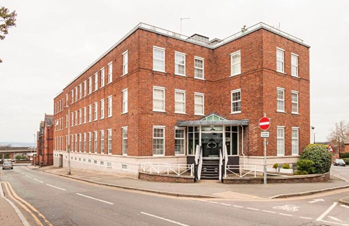 2 Bedroom Flat To Rent In Canal Street, Chester, CH1