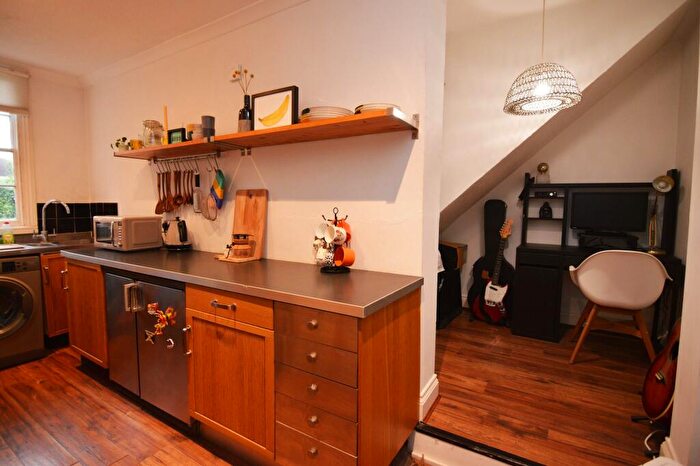 1 Bedroom Flat For Sale In Frog Hall Drive, Wokingham, RG40