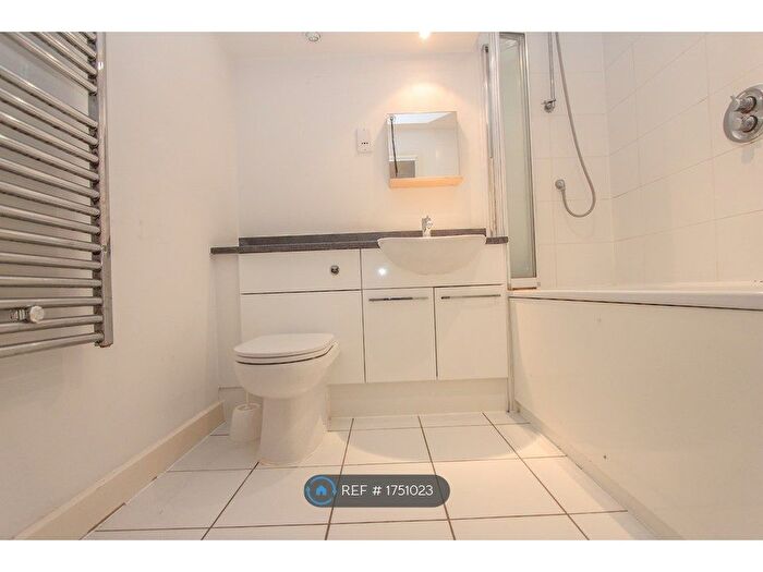 1 Bedroom Flat To Rent In Adriatic Apartments, London, E16