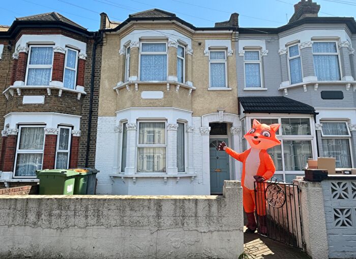 2 Bedroom Flat For Sale In Victoria Avenue, East Ham, London, E6