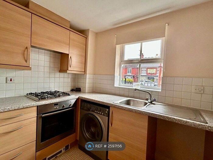 2 Bedroom Flat To Rent In Spindle Court, Mansfield, NG19