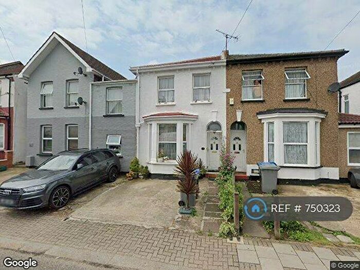 3 Bedroom Semi-Detached House To Rent In Llanover Road, Wembley, HA9