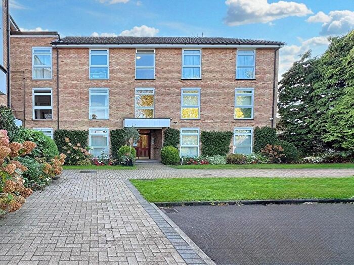 2 Bedroom Flat For Sale In Page Street, London, NW7