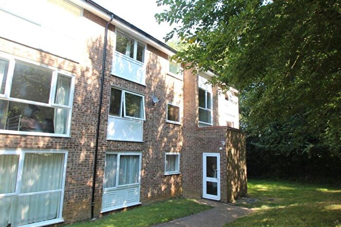 2 Bedroom Flat To Rent In Ashby Court, Hemel Hempstead, HP2