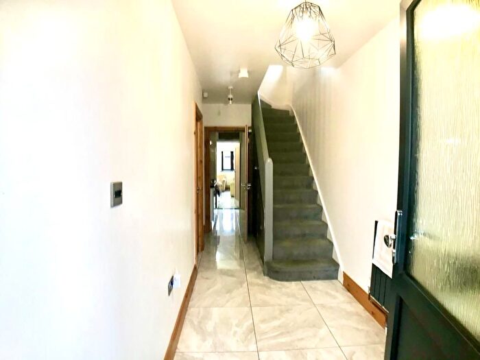 6 Bedroom End Of Terrace House To Rent In Beaconsfield Road, Southall, UB1