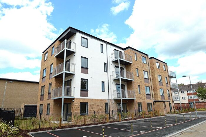 2 Bedroom Flat For Sale In Cumbrian Way, Southampton, SO16