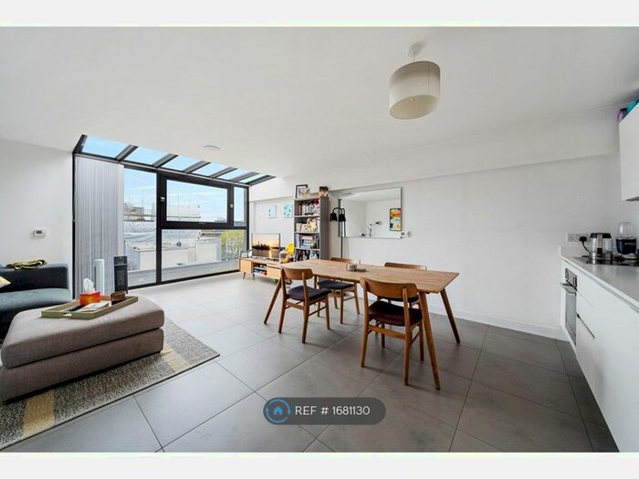 2 Bedroom Flat To Rent In Farringdon Road, London, EC1R