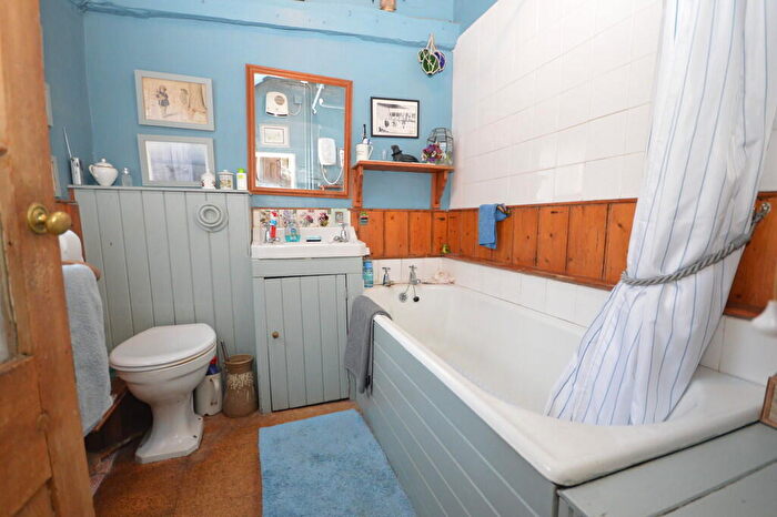 2 Bedroom Cottage For Sale In High Street, Wivenhoe, CO7