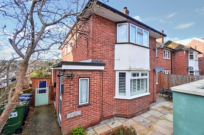 2 Bedroom Flat For Sale In Herbert Road, High Wycombe, HP13