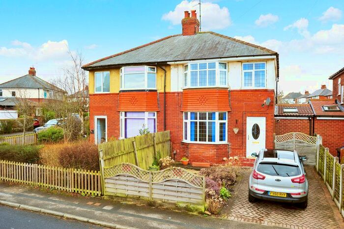 3 Bedroom Semi-Detached House To Rent In Harlow Park Road, Harrogate, HG2