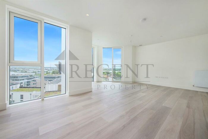 2 Bedroom Apartment To Rent In Hale Works Apartments, Daneland Walk, N17