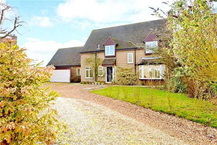 4 Bedroom Detached House For Sale In Weavers End, Hanslope, Milton Keynes, Buckinghamshire, MK19