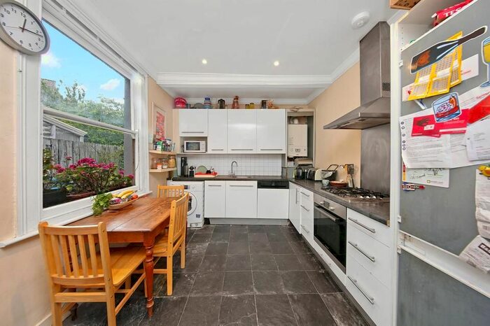 4 Bedroom Semi-Detached House To Rent In Ranelagh Road, London, N17