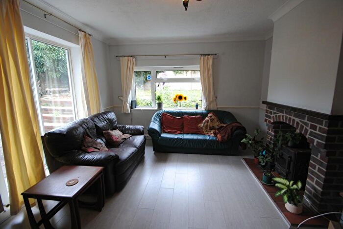 5 Bedroom Detached House To Rent In Student House On Langside Avenue, BH12