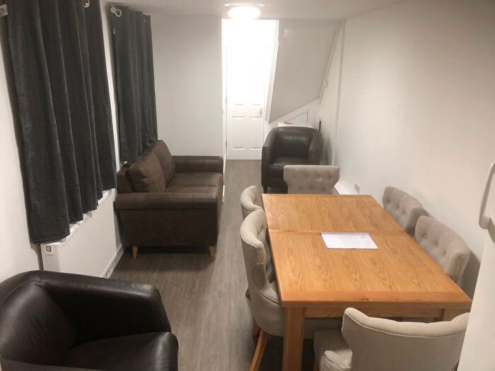 7 Bedroom Semi-Detached House To Rent In Bonchurch Road, Brighton, BN2