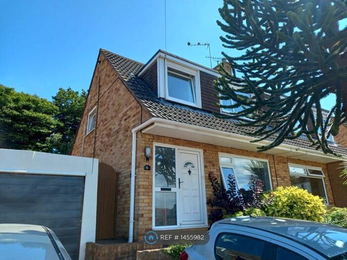 3 Bedroom Semi-Detached House To Rent In Sullivan Road, Exeter, EX2