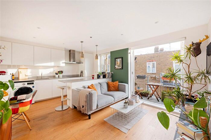 1 Bedroom Apartment For Sale In Hilldreth Street Mews, Balham, SW12