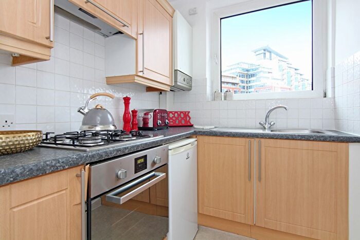 1 Bedroom Flat To Rent In York Road, Battersea, SW11